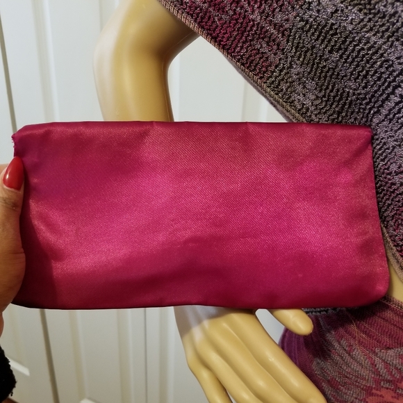 Magenta satin 'Clutch' - Picture 2 of 4